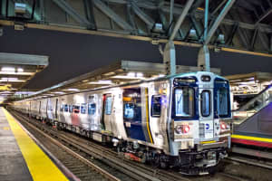 MTA Bans Alcohol On LIRR, Metro-North Trains For SantaCon