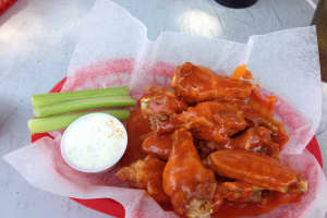 Restaurant With 2 CT Locations Wins National 'Best Traditional Hot Wing' Award