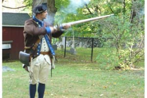 Yorktown Teacher Presents Revolutionary War Program