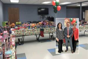 New Elmwood Park Program Provides Food, Christmas Toys For Families In Need