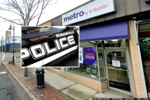 Police: Robber Assaults Bergenfield T-Mobile Store Employee, Flees With iPhone