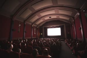 NY Clears Way For Movie Theaters To Sell Beer, Wine