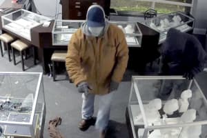 SMASH BURGLARS: Photos Show Destructive NJ Jewelry Thieves At Work