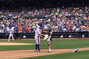 PHOTOS: Ho-Ho-Kus Teens Invited Onto The Field During Mets Game