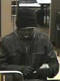 Suspect On Loose After Bank Robbery In Rockland