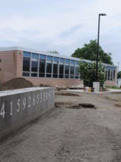Students Rally To Build Schoolyard Habitat At Danbury Middle School