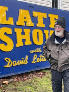 Westchester's David Letterman Escorts Old 'Late Show' Sign To Darien Barn, Hangs Out