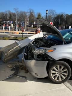 Car Crashes Into Post In Front Of Popular Bagel Shop In Rockland