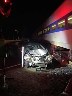 Restaurant Staff Help Man Escape From Car Moments Before Train Crashes Into It In Redding