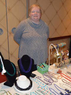 Trumbull Marriott Ushers In Christmas Shopping With Holiday Craft Fair