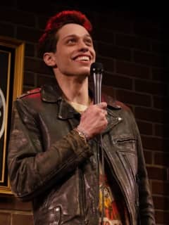 SNL's Pete Davidson Leaves Bridgeport Club After Owner Jokes About Ariana Grande, Report Says