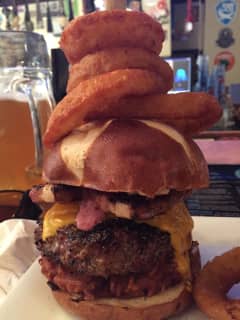 Schatzi's Pub In Poughkeepsie Vies For Perfect Patty In DVlicious Contest