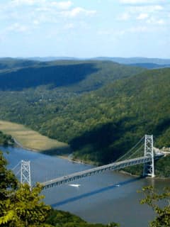 Marine Units Continue Search For Possible Bear Mountain Bridge Jumper