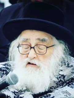 Community Mourns Death Of Grand Rabbi Of Viznitz Hasidim In Kaser-Monsey