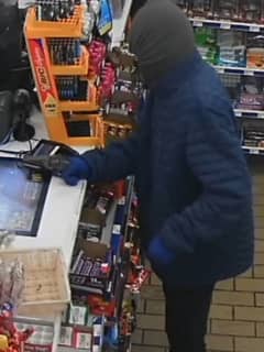 Suspects On Loose After Armed Robbery At Calverton Gas Station