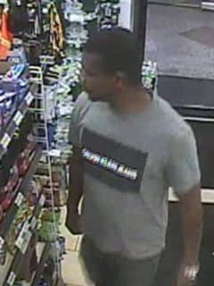 Man Accused Of Stealing From Long Island 7-Eleven