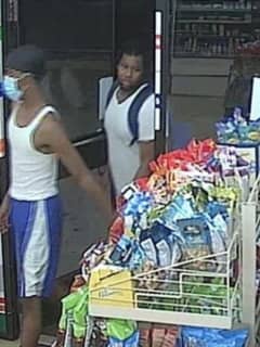 Police Search For Suspects In Armed Robbery At Long Island 7-Eleven