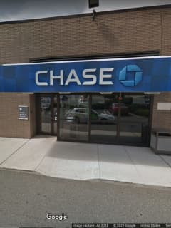 Long Island Man Nabbed After Attempting To Rob Chase Bank, Police Say