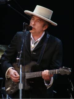 Fairfield County Woman Accuses Bob Dylan Of Sexually Abusing Her When She Was 12 Years Old