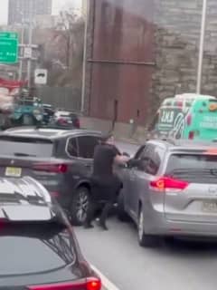 NJ Drivers Brawl In NYC Road Rage Incident (VIDEO)