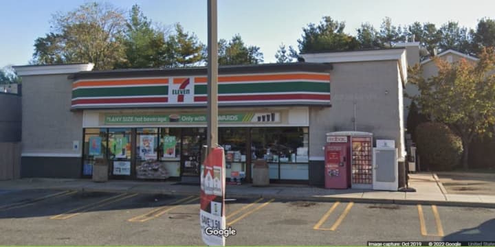 7-Eleven, located at 964 Merrick Road in Baldwin
