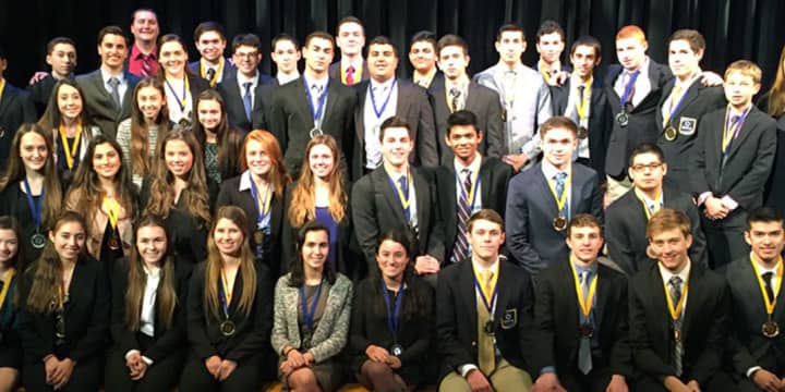 Harrison High School DECA Club advances on to the state level of competition.