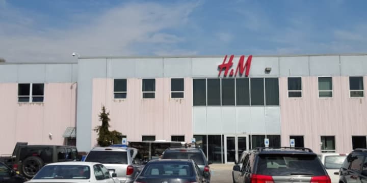 Home Dynamix will replace H&amp;M in a North Arlington warehouse.