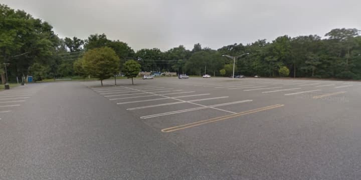 Parking lot of Bee Meadow Park in Hanover