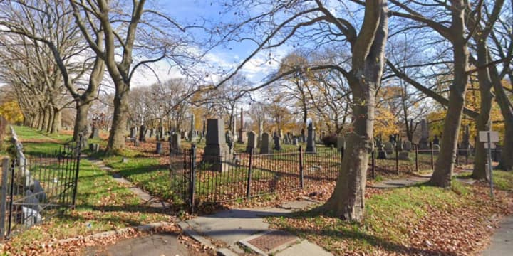 Bayview-New York Bay Cemetery