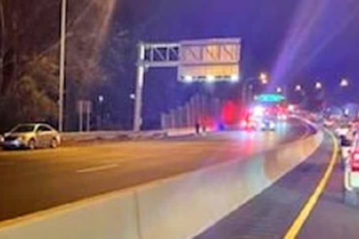 Woman Reported Running On Route 17 Struck, Southbound Highway Closed