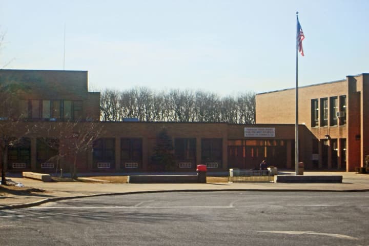 Mercury Vapor Leads To Gymnasium Closure At High School On Long Island