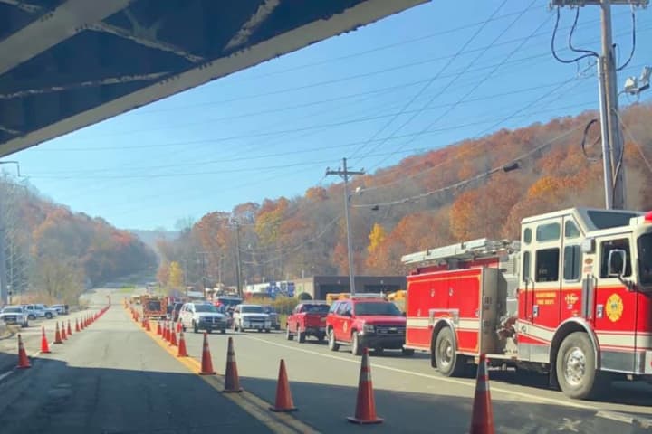 Brush Fire Backs Up Traffic On Old Route 17 As Firefighters Battle Blaze