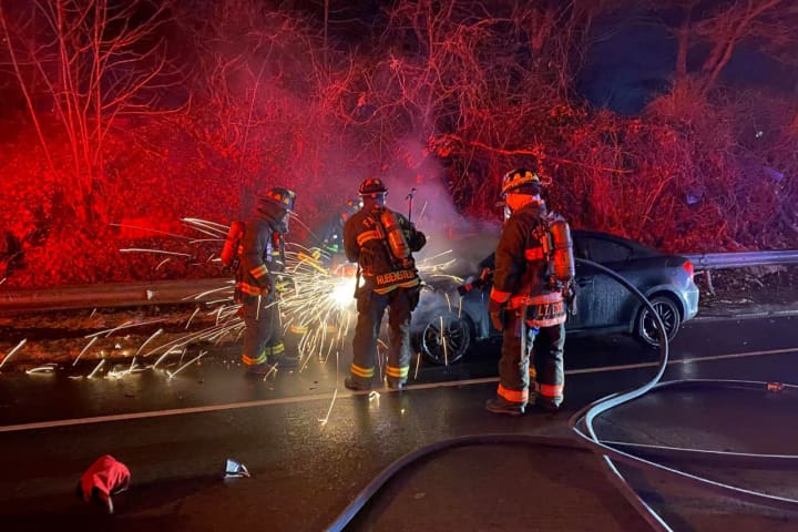 Driver Escapes Car Fire On I-95 Stretch In Fairfield