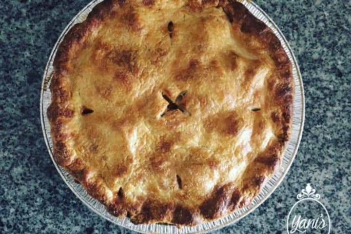 Fair Lawn Baker Reveals Juicy Secret For Famous Apple Pie