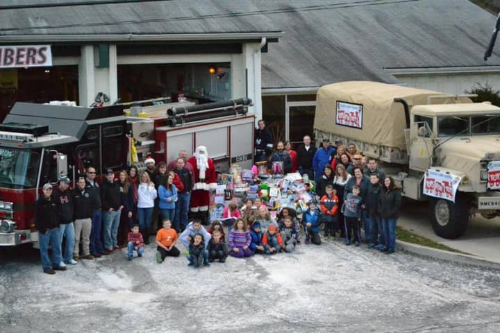 Allendale Firefighters Collect Toys For Tots