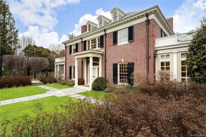 11 Westway, Eastchester, NY 10708, Eastchester, NY 10708