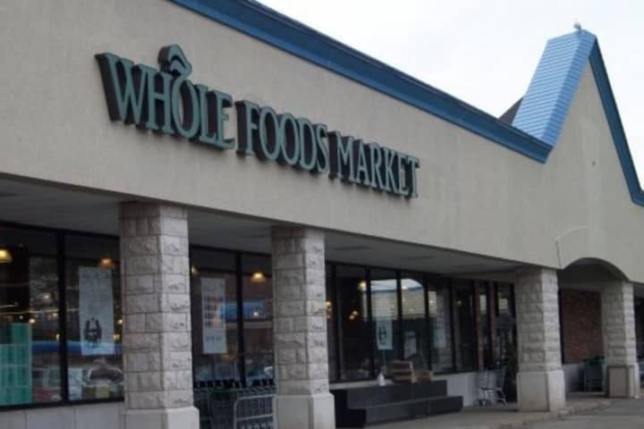 Amazon Starts 30-Minute Curbside Pickup At Whole Foods