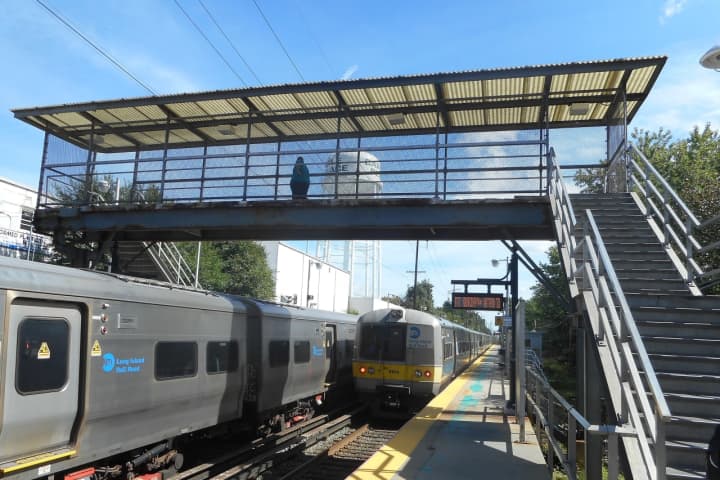 Person Struck, Killed By LIRR Train In Carle Place
