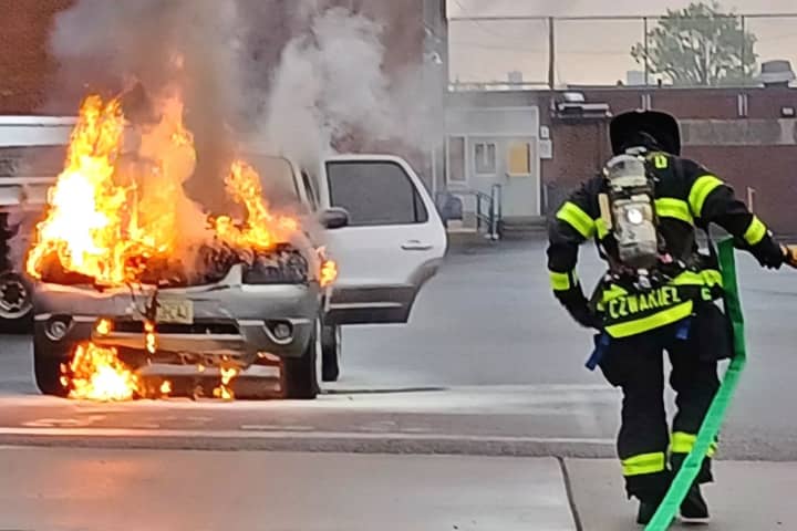 Wood-Ridge Firefighters Douse SUV Blaze