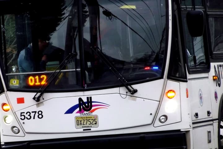 4 Injured In NJ Transit Bus Crash In Trenton