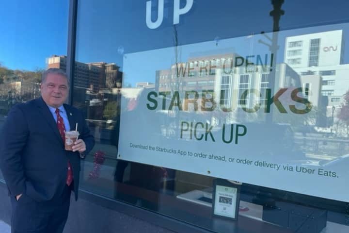 Pick Up Only: Starbucks Location For Quick Orders Opens In Area