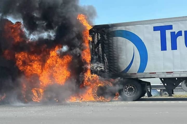 Tractor-Trailer Fire Closes Northbound Route 17 Near State Line