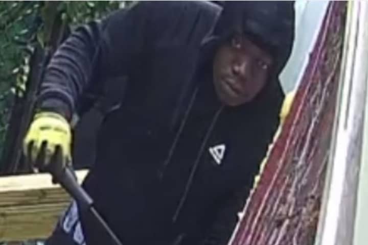 SEEN THEM? Newark Police Seek Stove Thieves