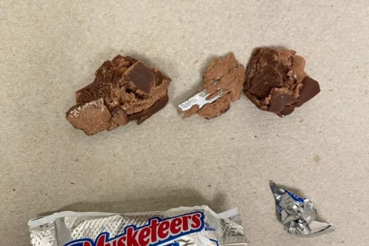 13-Year-Old Long Island Girl Finds Razor Blade After Trading Halloween Candy, Police Say