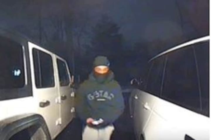 Car Thieves Sought In Wall Township