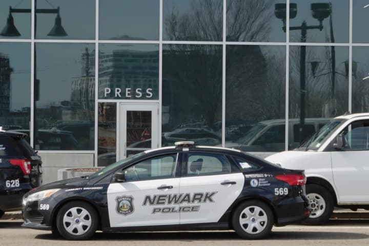 Man Shot In Newark: Police