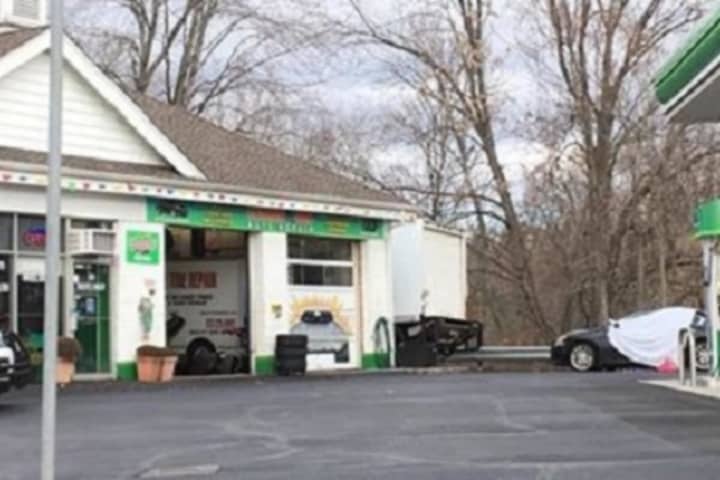 Authorities: Homeless Man, 24, Commits Suicide At Route 3 Gas Station In Clifton