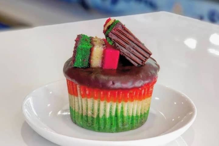 You're Welcome, New Jersey: Mr. Cupcakes Rolls Out Italian Rainbow Treat