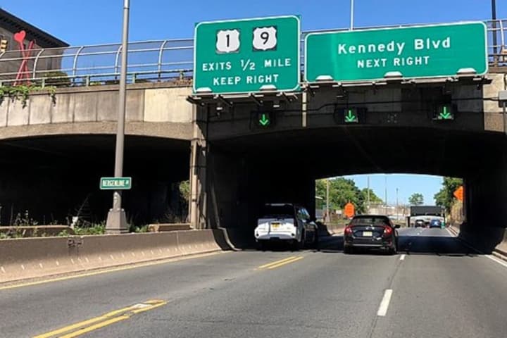 Wyckoff Police Officers Help Rescue Motorist, 74, In Heart-Attack Crash Near Lincoln Tunnel