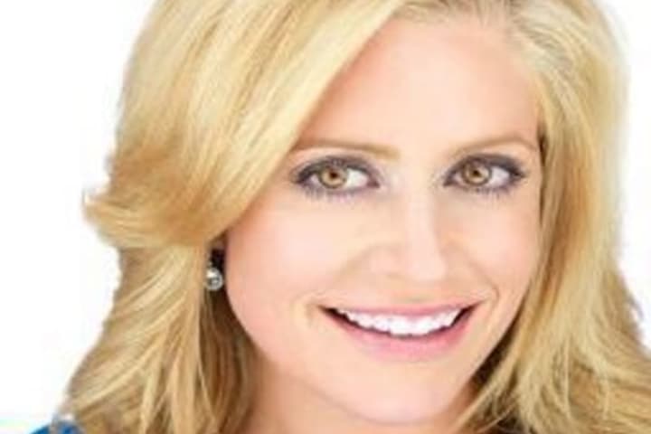 Fox News Host Apologizes To Country Club In Area Over Seating